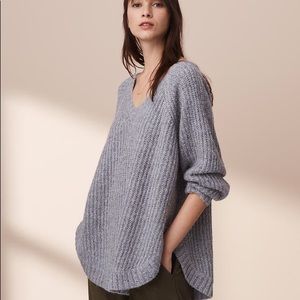 NWOT Lou & Grey V Neck Slouchy Sweater
